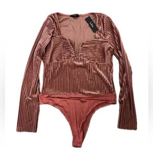 Women’s velvet bodysuit